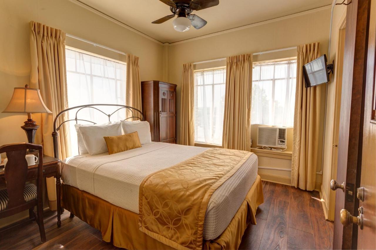 The Faust Hotel New Braunfels Bagian luar foto