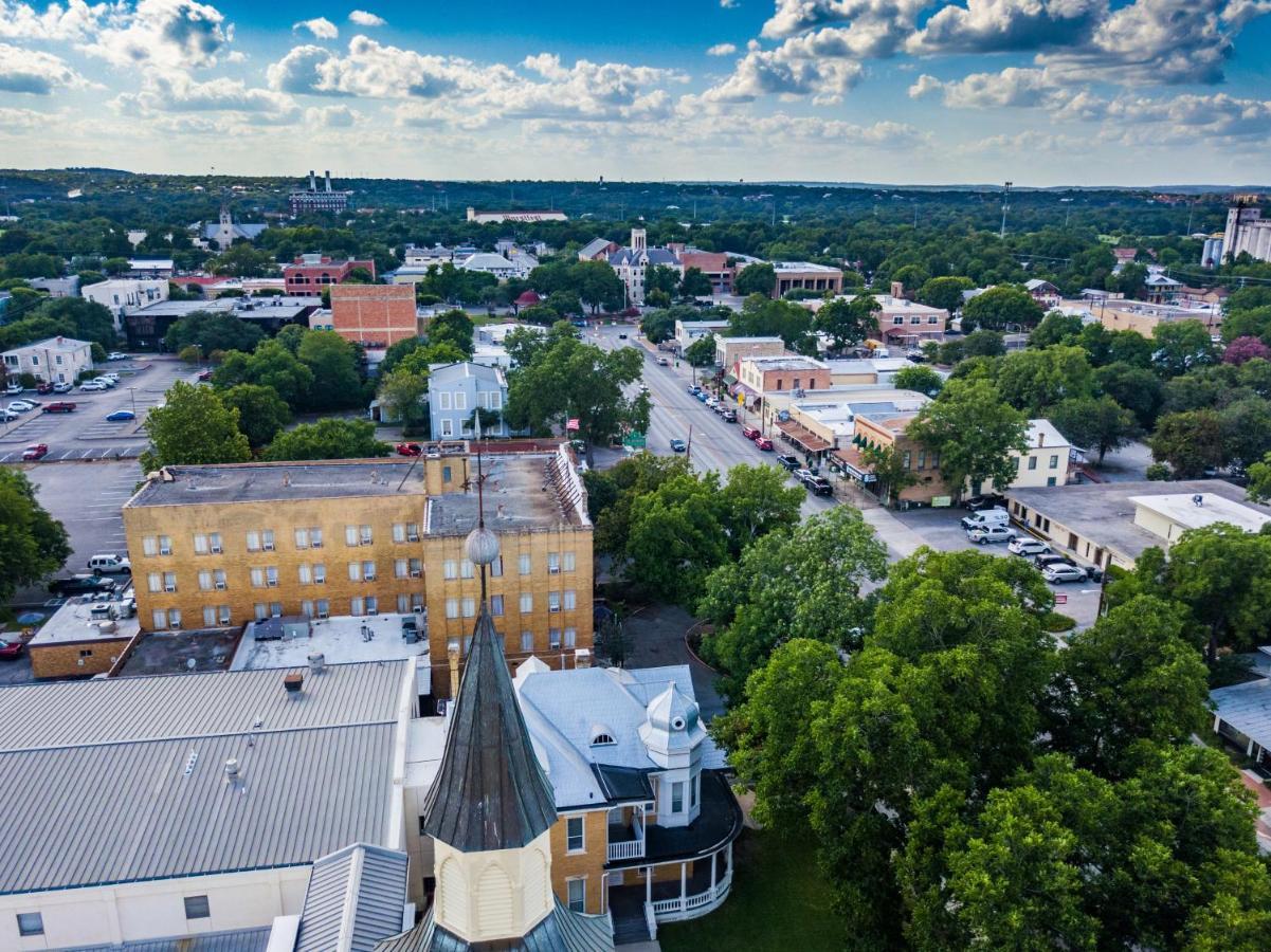 The Faust Hotel New Braunfels Bagian luar foto