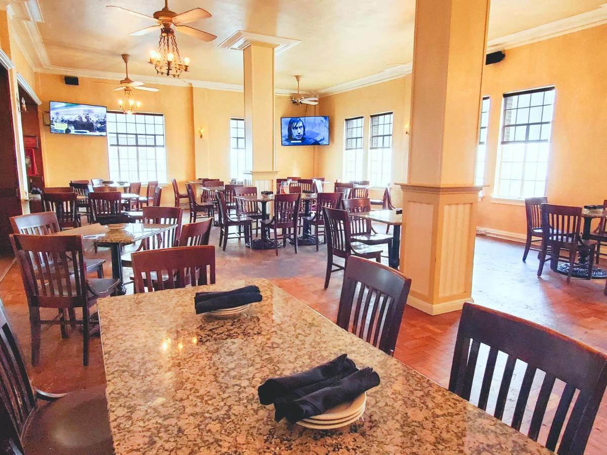 The Faust Hotel New Braunfels Bagian luar foto