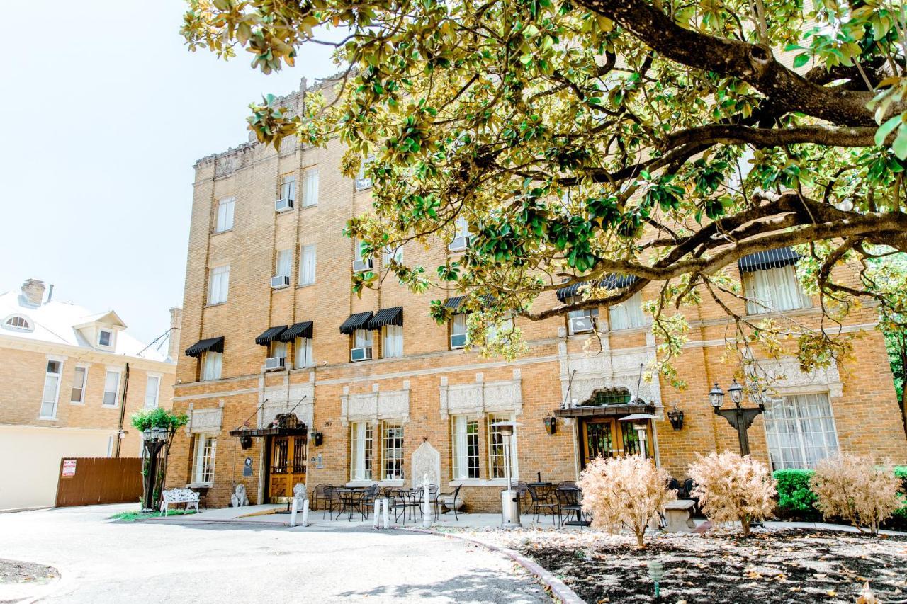 The Faust Hotel New Braunfels Bagian luar foto