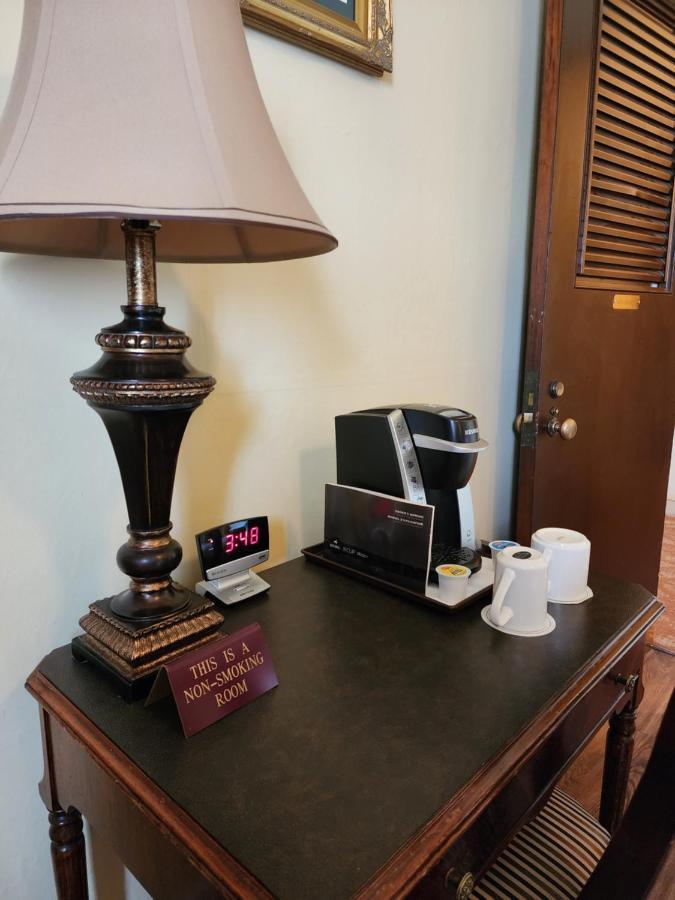 The Faust Hotel New Braunfels Bagian luar foto