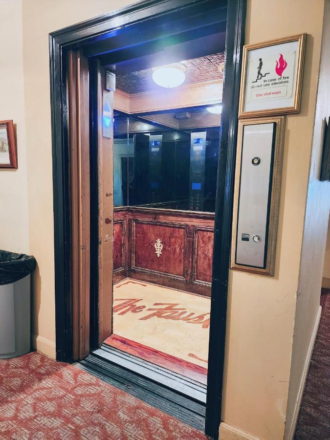 The Faust Hotel New Braunfels Bagian luar foto