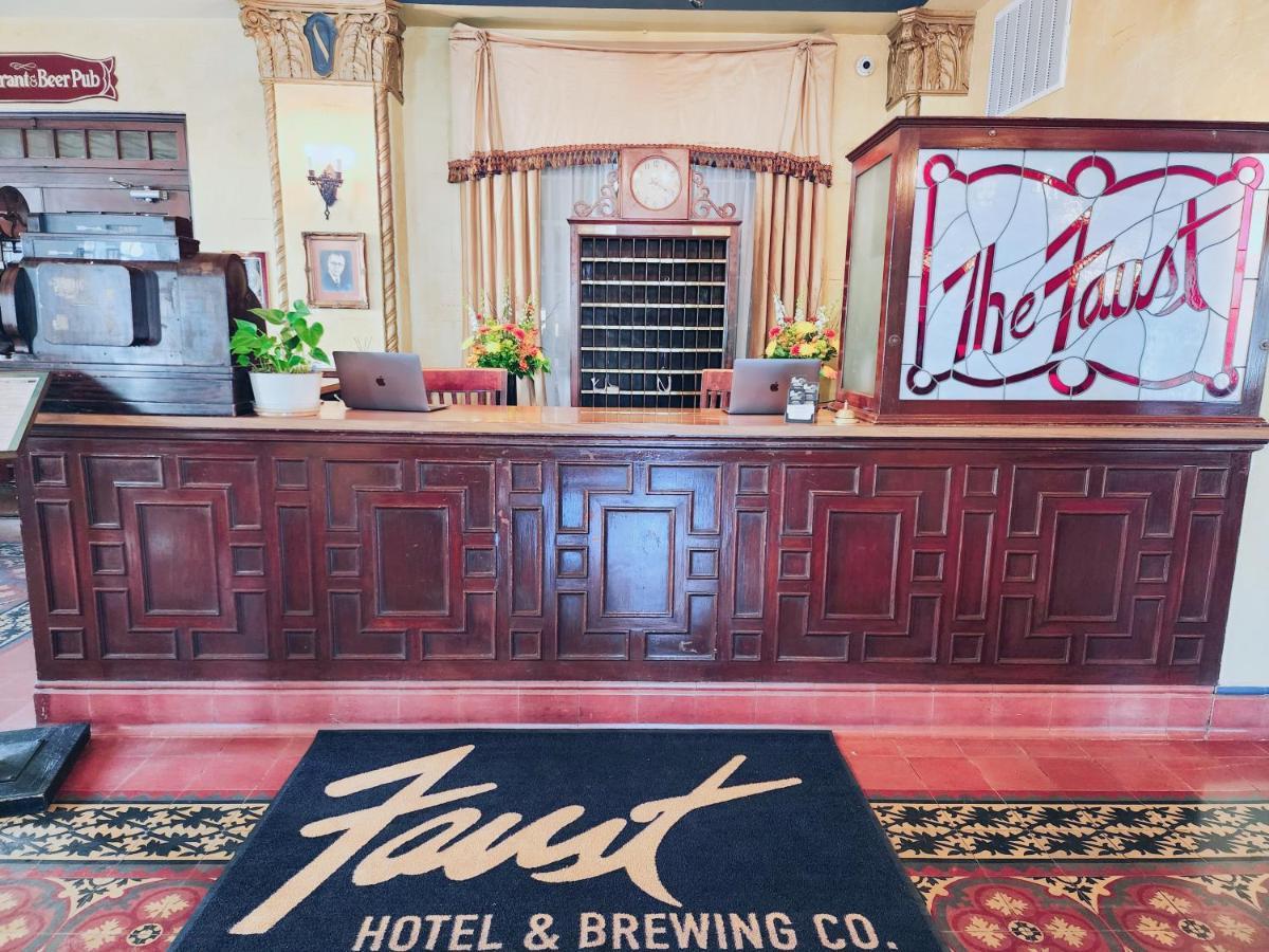 The Faust Hotel New Braunfels Bagian luar foto