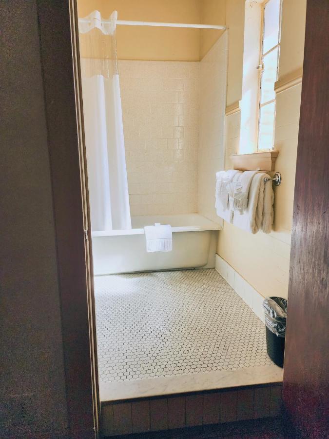 The Faust Hotel New Braunfels Bagian luar foto
