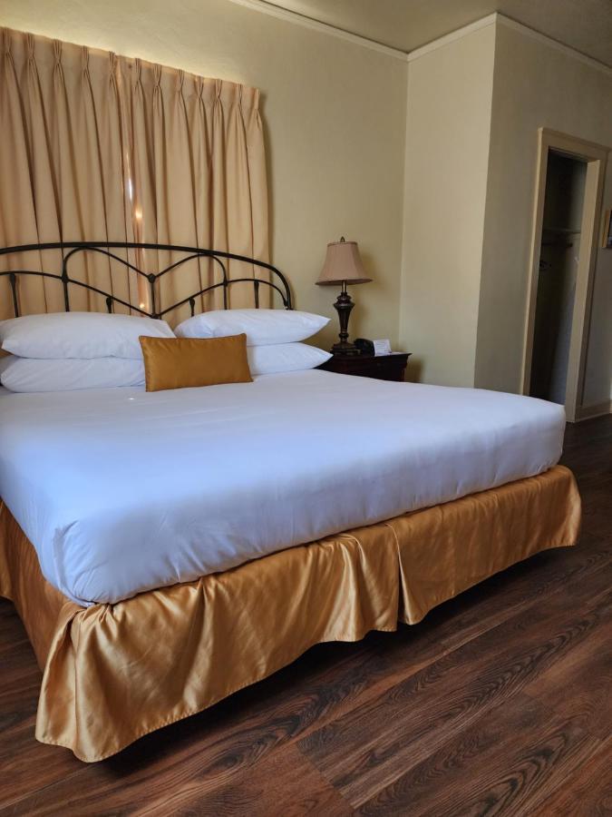 The Faust Hotel New Braunfels Bagian luar foto