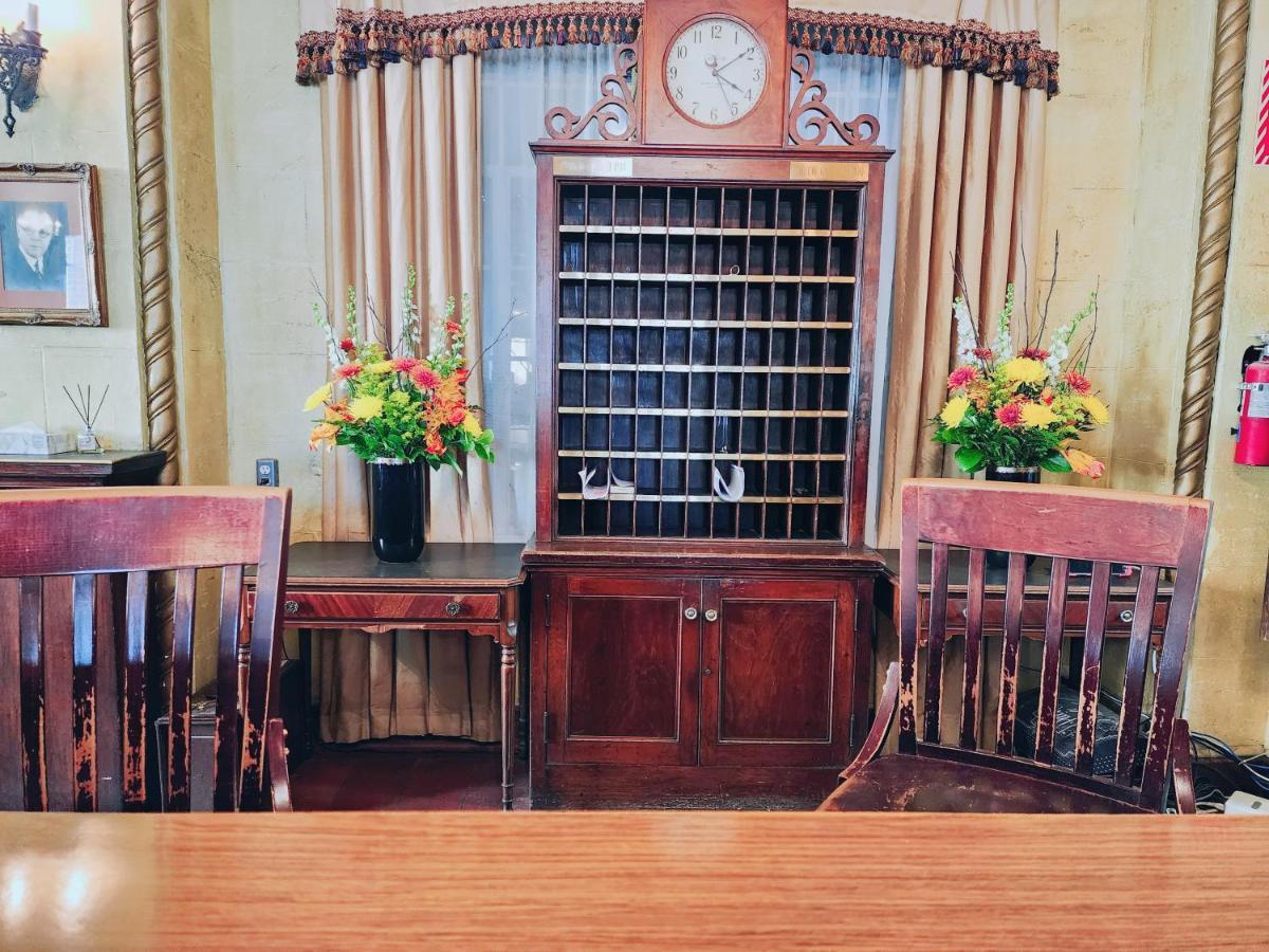 The Faust Hotel New Braunfels Bagian luar foto