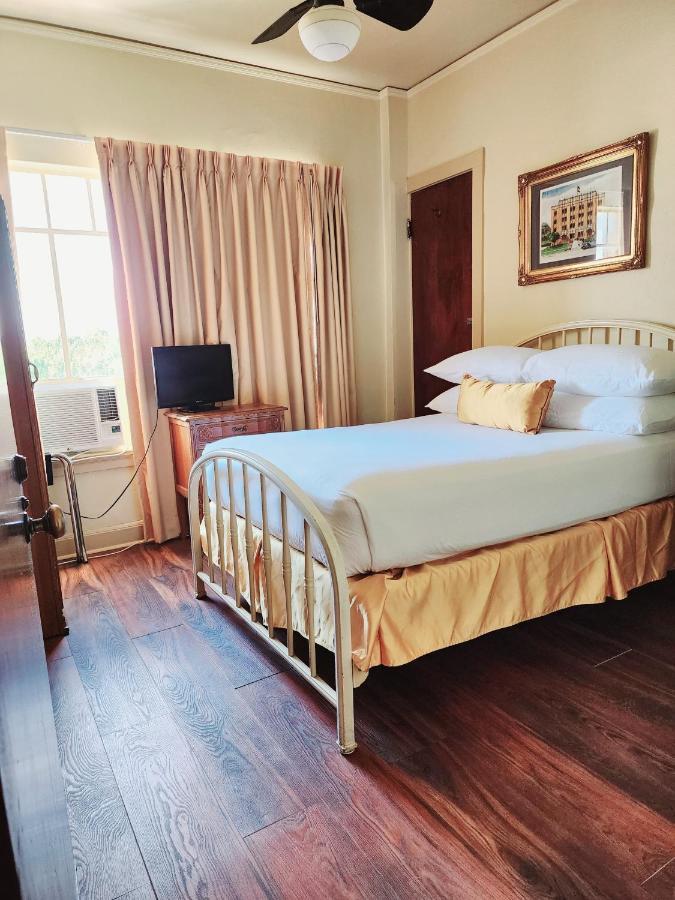 The Faust Hotel New Braunfels Bagian luar foto